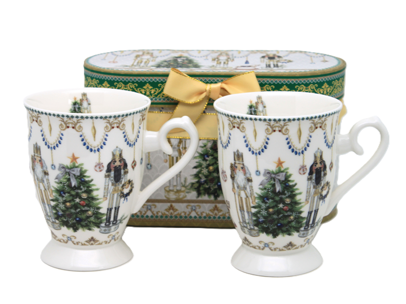 Set Mit 2 Porzellan-weihnachtsbechern In Einer Geschenkbox