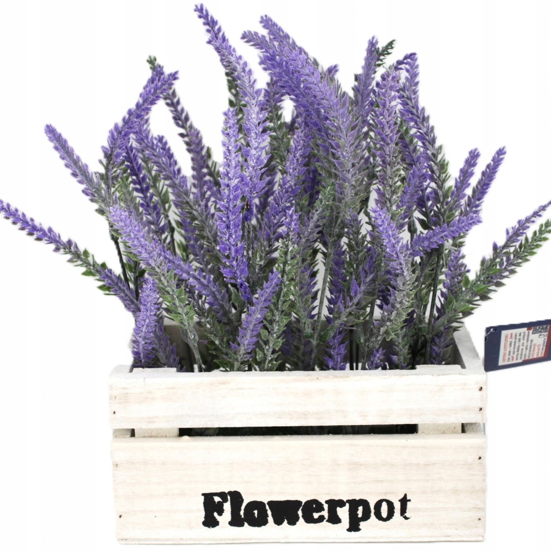 Künstlicher Lavendel In Einer Holzkiste – Rustikale Innendekoration