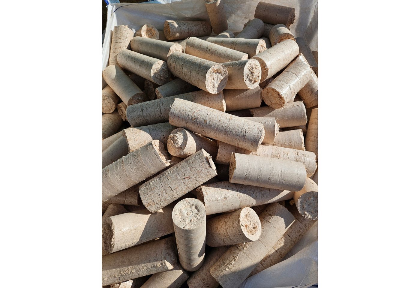 WOODOK Holzbriketts 25 kg Brennstoff Kaminbriketts, 25 kg, Buchenholz, Länge des Briketts: ca. 7 bis ca. 15–25 cm