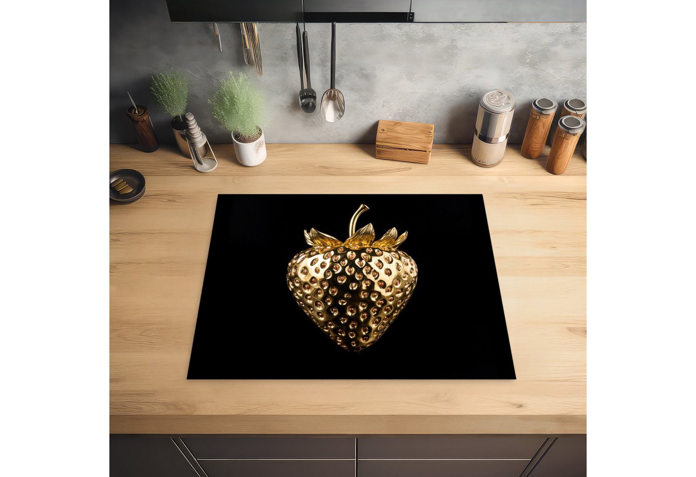 MuchoWow Herd-Abdeckplatte Erdbeere - Gold - Schwarz - Chrom, Vinyl, (1 tlg), Herdabdeckplatten für Ceranfeld, Induktionsschutz, 65x55 cm Bild 4