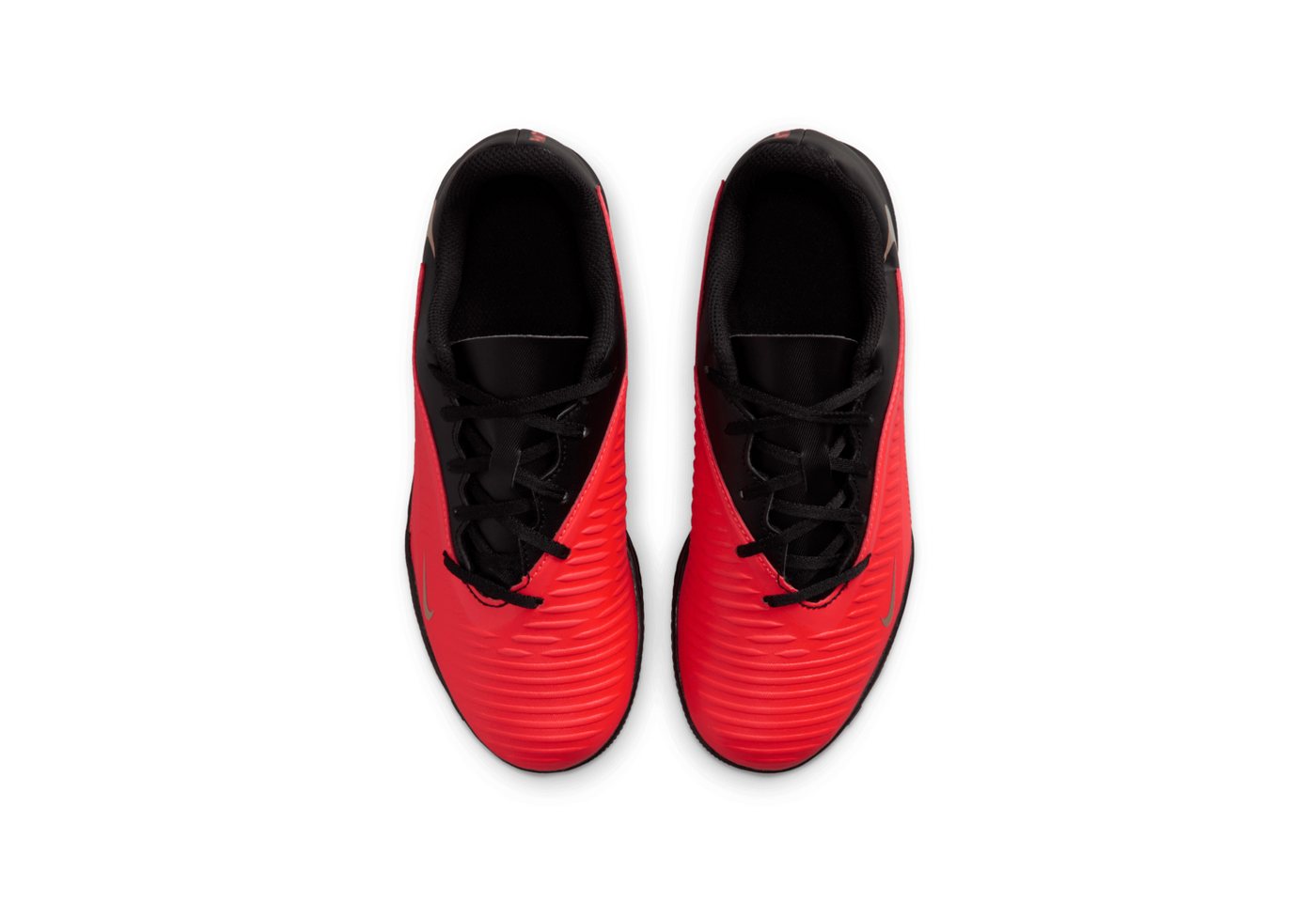Nike Jr. Phantom 6 Low Club Fußballschuh (für Jugendliche) für Hallen- und Hartplätze Bild 5