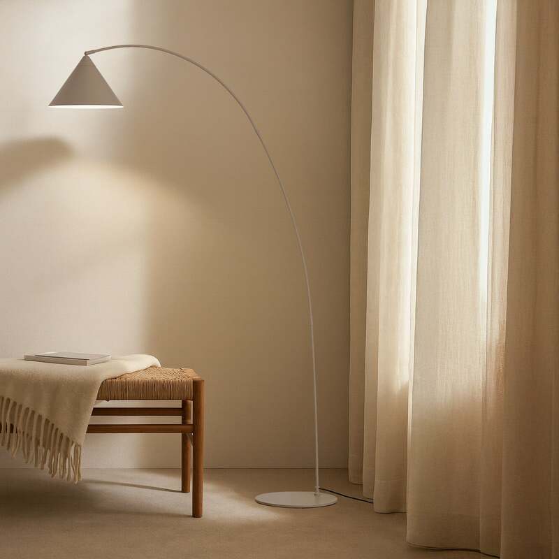 [gebraucht] B-ware Lindby Bogenlampe Triangolo Beige 195 Cm Metall E27 Stehlampe Ip20