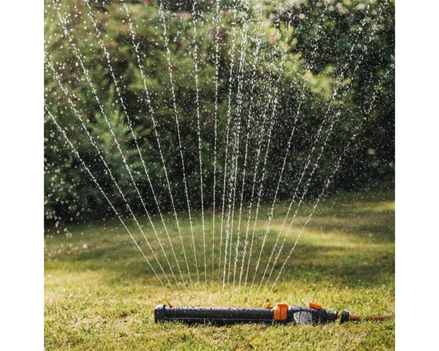 Fiskars - Garten-regner Oszillierender Sprinkler Mit On/off Schalter - 1027028