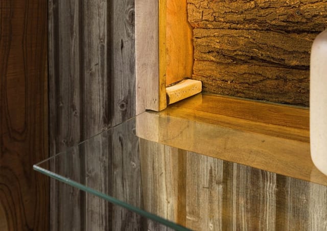 Massivmoebel24 - Wandregal Akazie 145x30x27 Natur Lackiert Bark 105