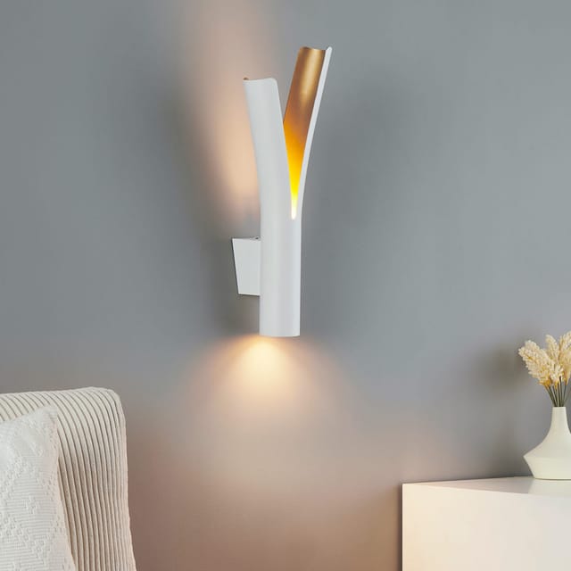 Kosilum - Weiße Led-wandleuchte Mit Doppelstrahl Innen Gold - Nelia