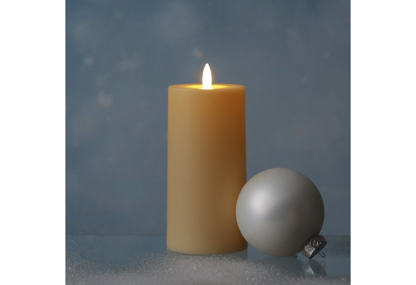 MARELIDA LED-Kerze LED Outdoorkerze 7,5x17,5cm creme für Innen Außen mit Timer, LED Classic, warmweiß (2100K bis 3000K) Bild 2