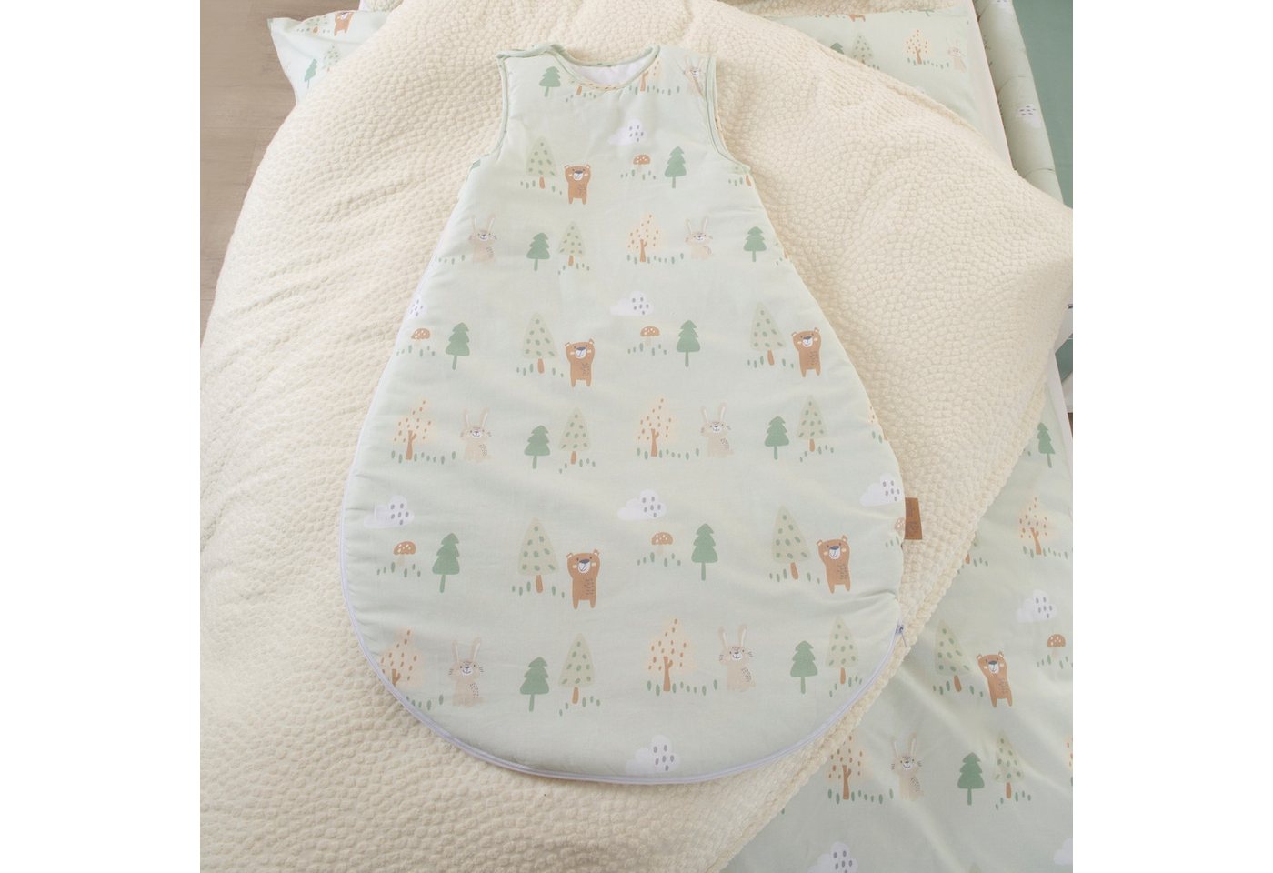 roba® Babyschlafsack Woodland Buddies - Schlafsack ganzjährig aus Baumwolle für Babys (TOG-WERT 1,0), Atmungsaktiv & hautfreundlich - Ohne Ärmel - Tier Motiv - Pastell Grün