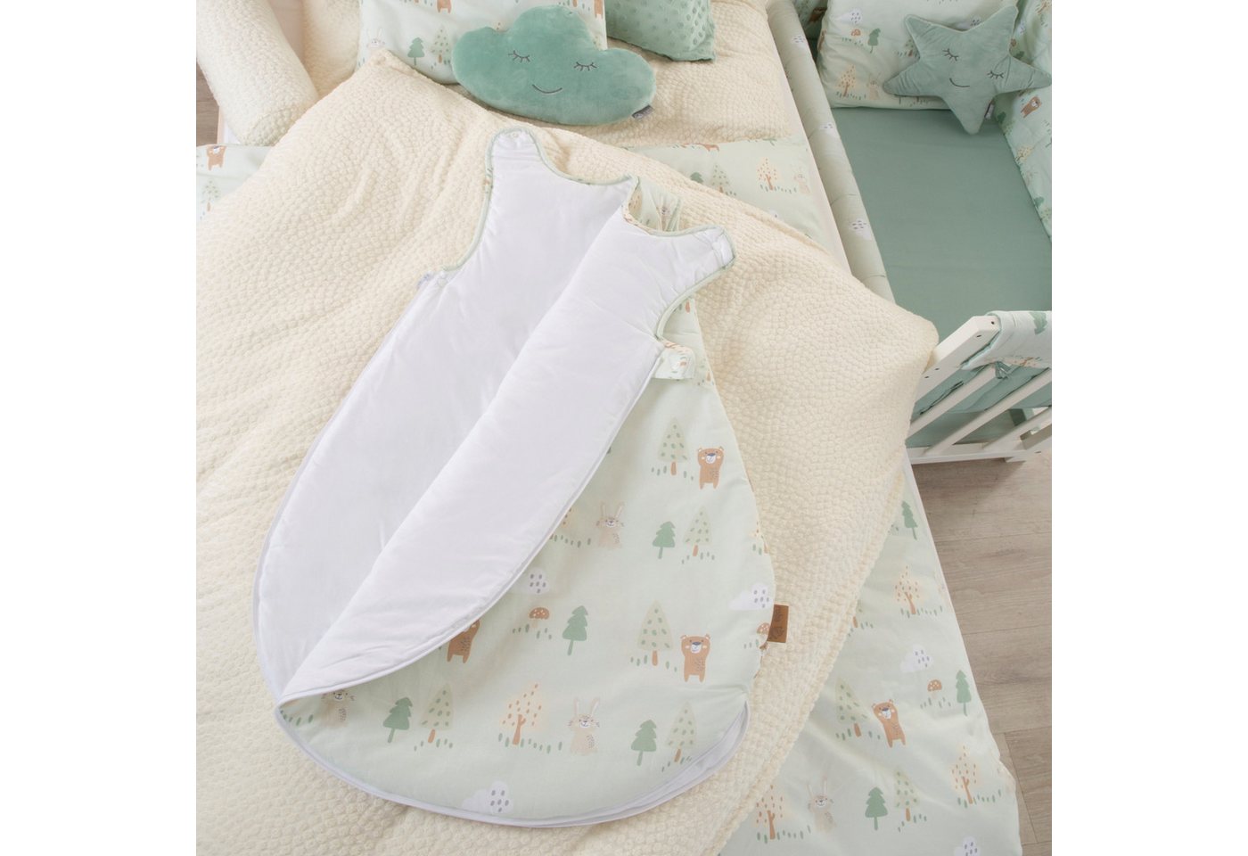 roba® Babyschlafsack Woodland Buddies - Schlafsack ganzjährig aus Baumwolle für Babys (TOG-WERT 1,0), Atmungsaktiv & hautfreundlich - Ohne Ärmel - Tier Motiv - Pastell Grün Bild 5