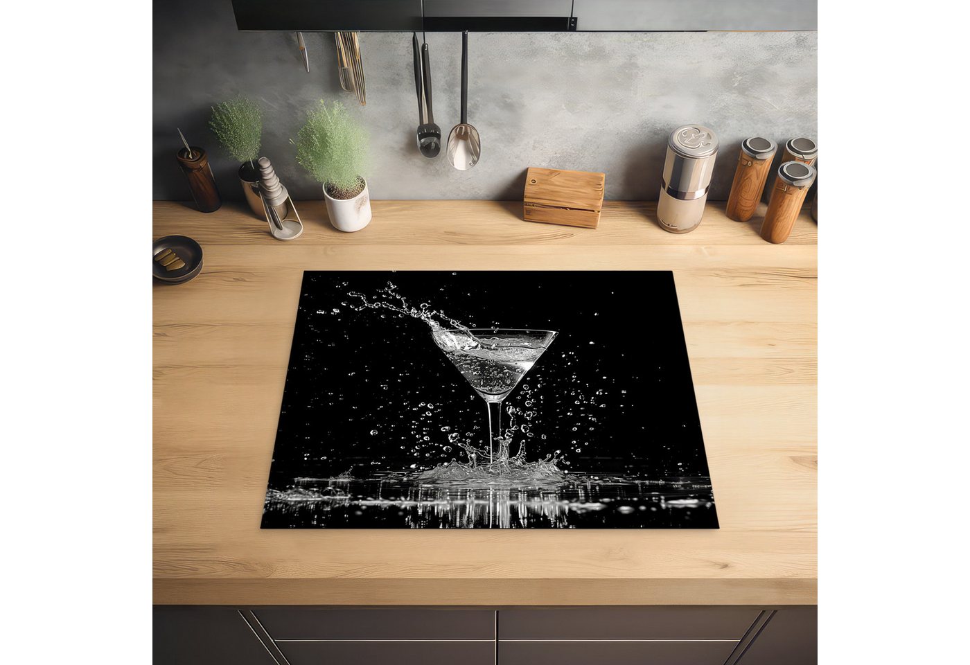 MuchoWow Herd-Abdeckplatte Glas - Cocktail - Schwarz - Trinken, Vinyl, (1 tlg), Herdabdeckplatten für Ceranfeld, Induktionsschutz, 65x55 cm Bild 2