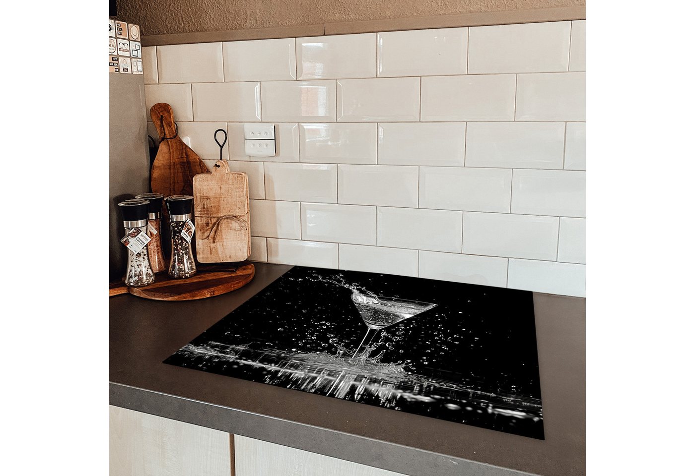 MuchoWow Herd-Abdeckplatte Glas - Cocktail - Schwarz - Trinken, Vinyl, (1 tlg), Herdabdeckplatten für Ceranfeld, Induktionsschutz, 65x55 cm Bild 3