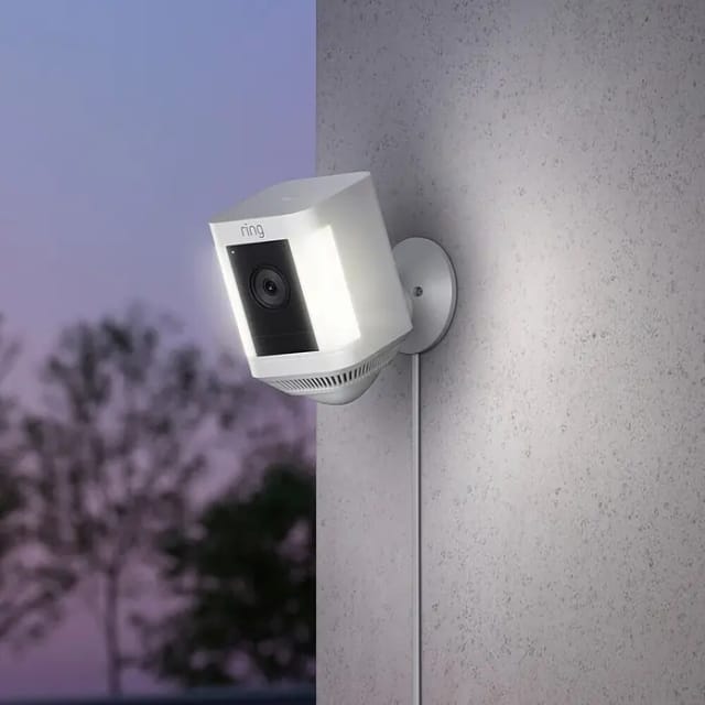 Ring - Spotlight Cam Plus - Plug-in - White 8sh1s2-weu0 Wlan Ip Überwachungskamera 1920 X 1080 Pixel
