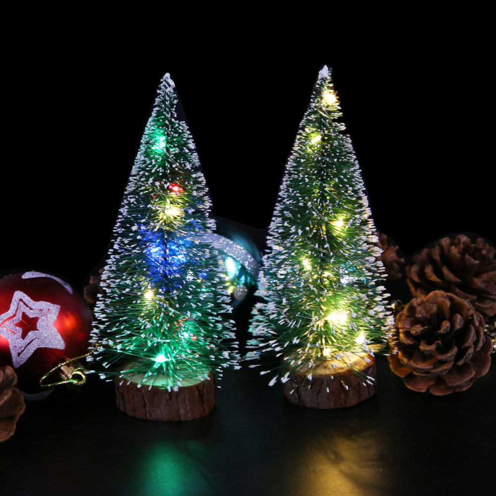 Set Mit 6 Künstlichen Mini-weihnachtsbäumen (15 Cm) Mit Led-lichterkette Und Holzsockel, Tischdekoration Für Weihnachtsfeiern.