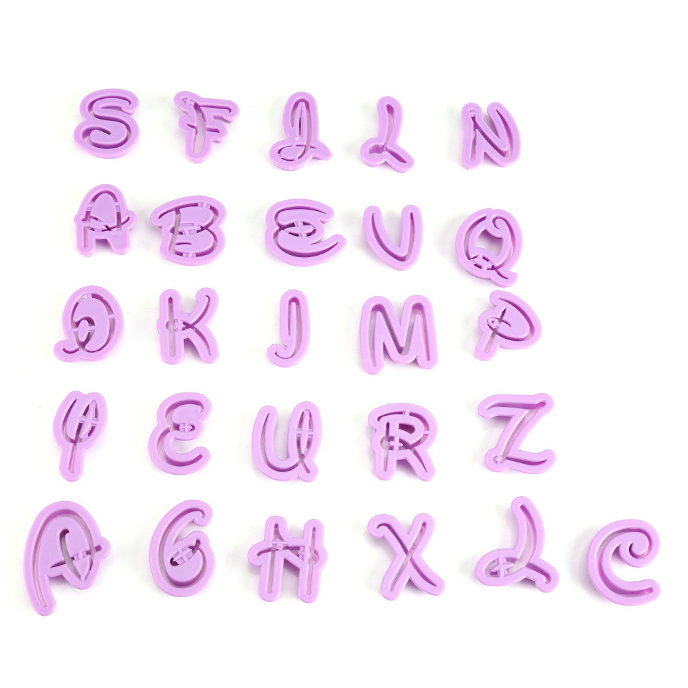 26 Buchstabenförmige Ausstechformen Für Kekse, Fondant Und Tortendekoration.