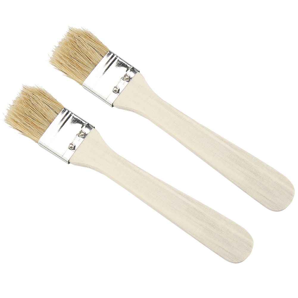 Set Aus 2 Leichten Grillpinseln Aus Holz Zum Verteilen Von Öl Und Gewürzen Im Freien.