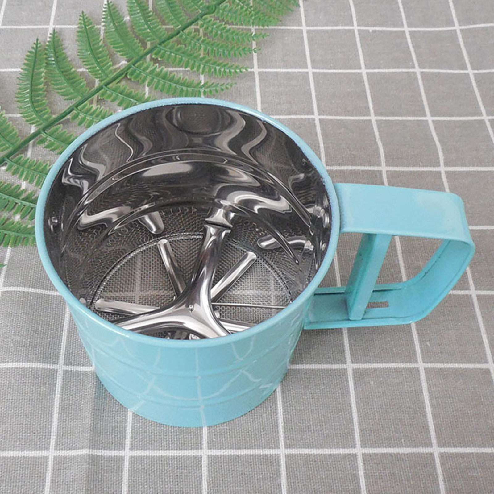 Backutensilien: Manuelles Mehlsieb Aus Edelstahl, Gefärbtes Babypuder/tiffany-blau.