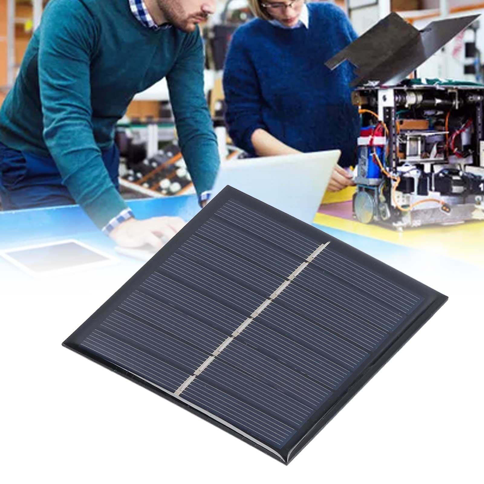 Ein 1-watt-solarpanel Mit 4 Volt Kann Zwei Wiederaufladbare 1,2-volt-aa-batterien Aufladen.
