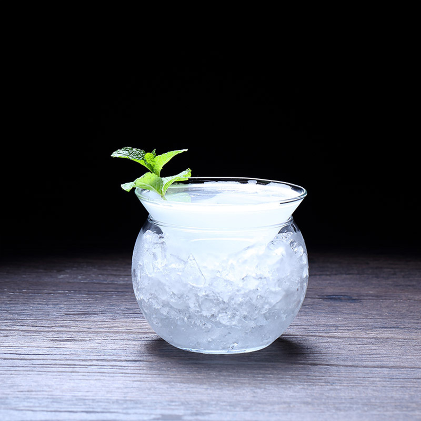 Cocktailglas, Gekühltes Cocktailglas, Kugelförmiger Fuß, Material: Glas