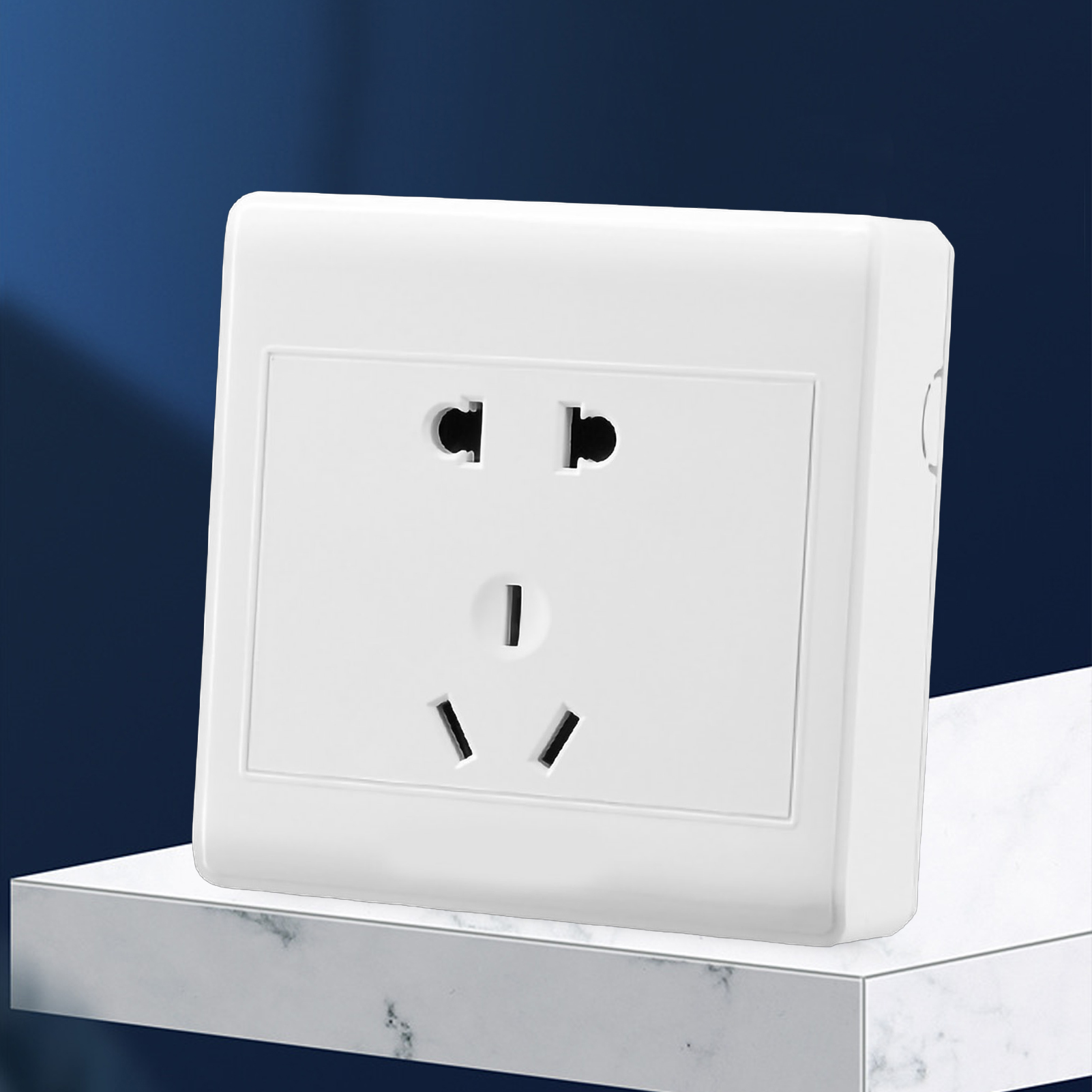 Ultradünnes Bedienfeld Für Aufputzmontierte Elektrische Schalter Und Steckdosen, Vorgesehen Für Hausinstallationsdosen, Mit Stromversorgung Inklusive Einwegschalter Und Einer Einpoligen Fünflochsteckd