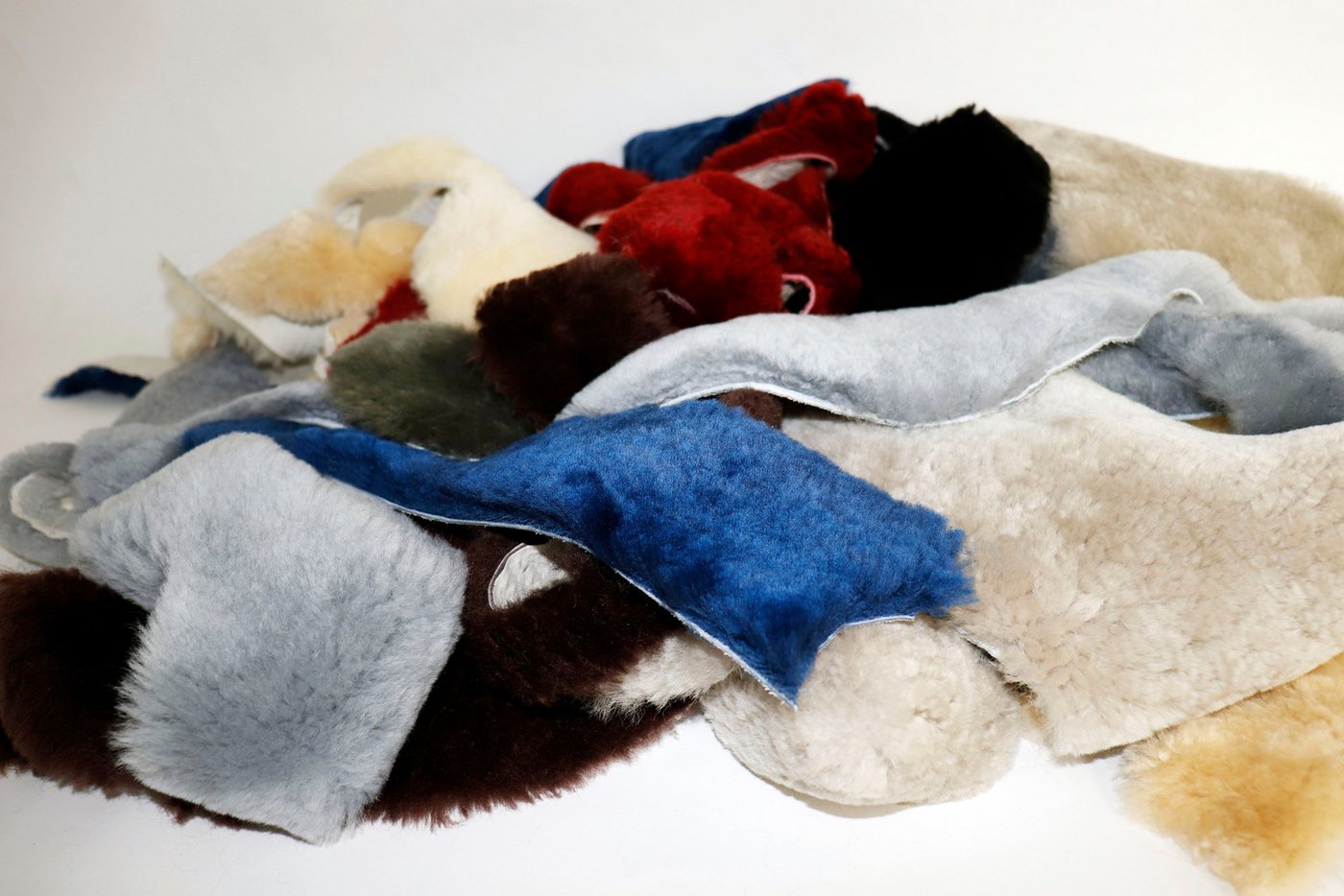 Reissner Lammfelle Bastelnaturmaterial Merino Lammfell Reste Gemischt 1KG Bild 2