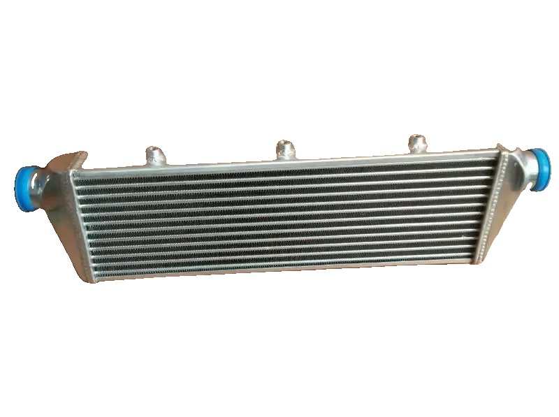 Turbo-ladeluftkühler, Legierung Aluminium, Kernmaß 550mm X 180mm X 50mm, Gesamtmaß 686mm X 208mm X 69mm, Einlassgröße 56mm, Auslassgröße 56mm