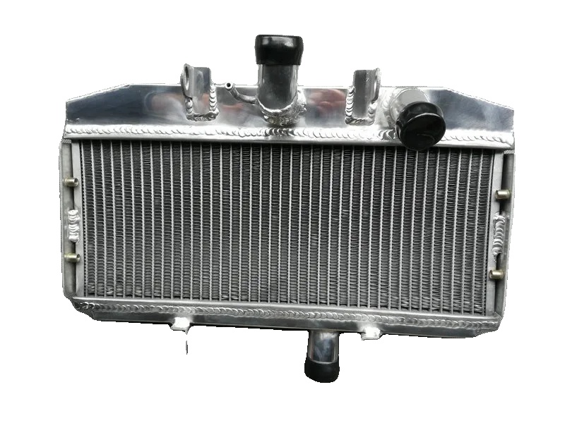 Aluminium Rennkühler, 40mm Dicke, Verbesserte Kühlkapazität, Passt Für Suzuki Gt750, Tig-geschweißte Konstruktion, Spiegelpolierte Oberfläche