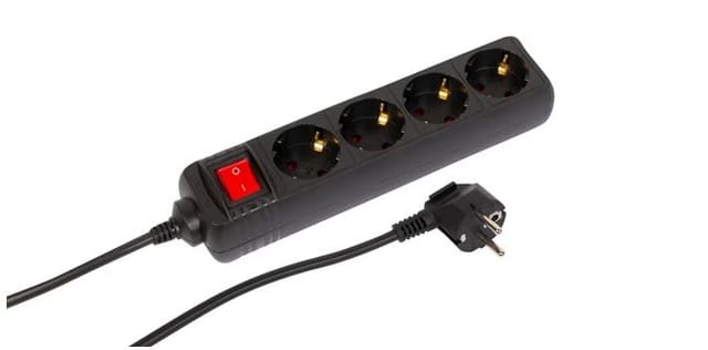 Microconnect - Steckdosenleiste 4x Schuko Mit Schalter, 5m, Schwarz, Mc-gru0045bs