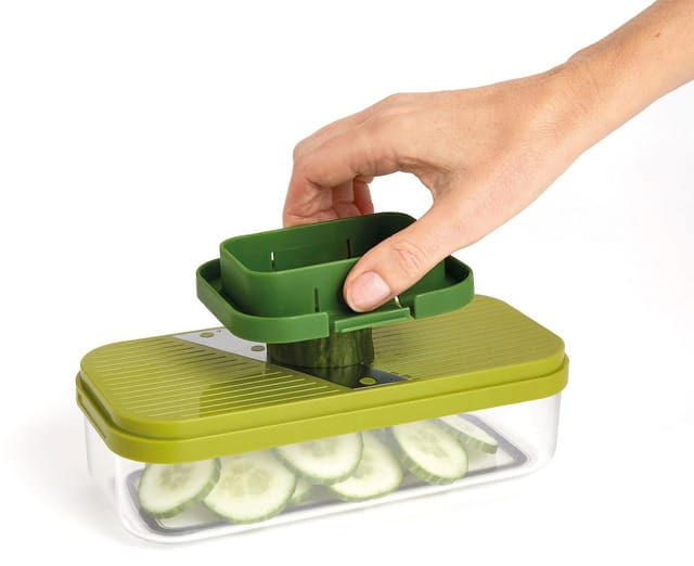 Joseph Multi-prep Compact 4-in-1-set Joseph Joseph Multi-prep Compact - Enthält Julienne-hacker, Reibe, Hobel Und Schneider, Auffangbehälter, Fingerschutz Und Rutschfesten Boden.