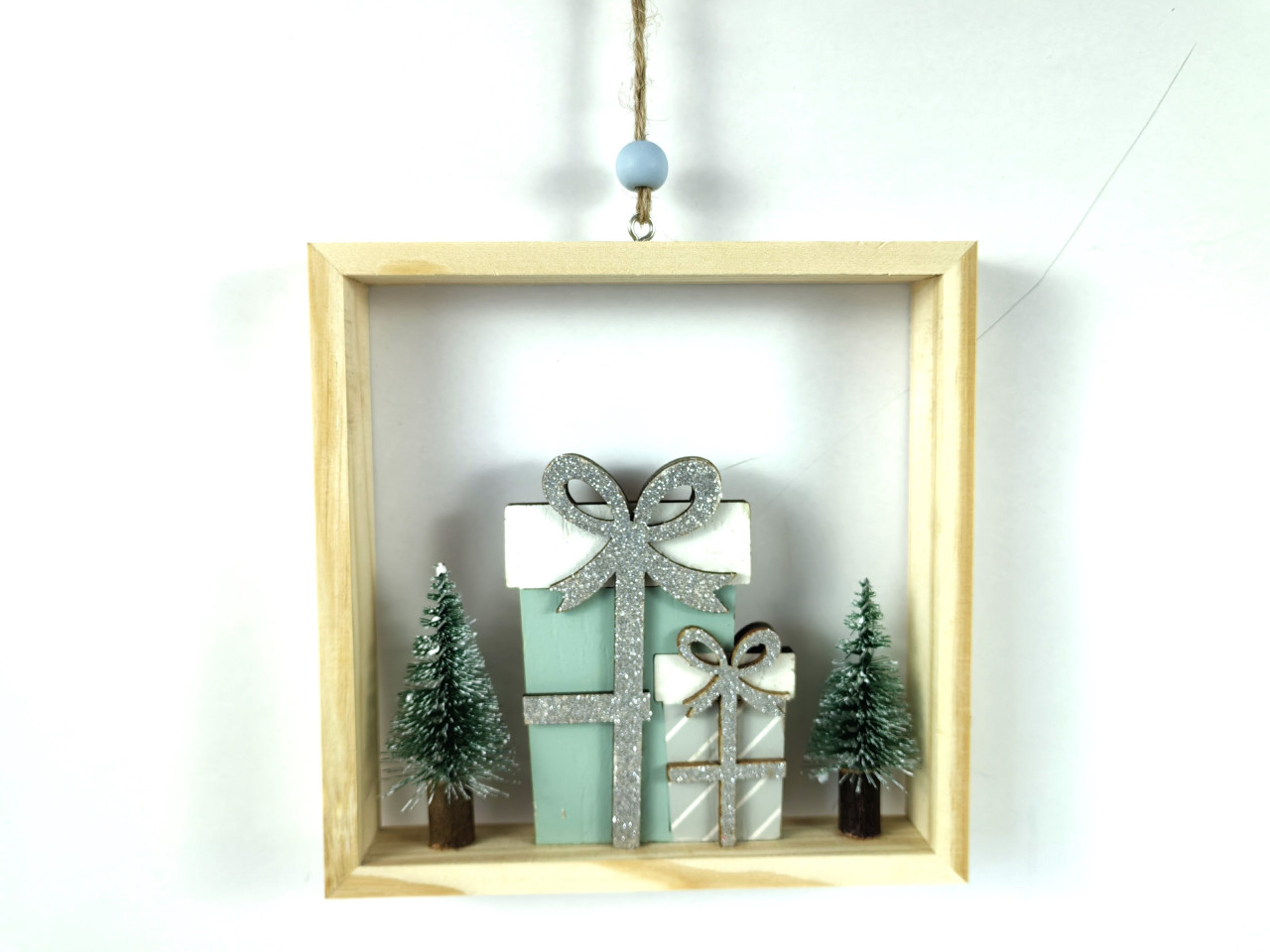 Trendline - Deko Weihnachtsanhänger Holz Geschenk 15 X 3 X 15 Cm Grün Weiß Hängedekoration Bild 2