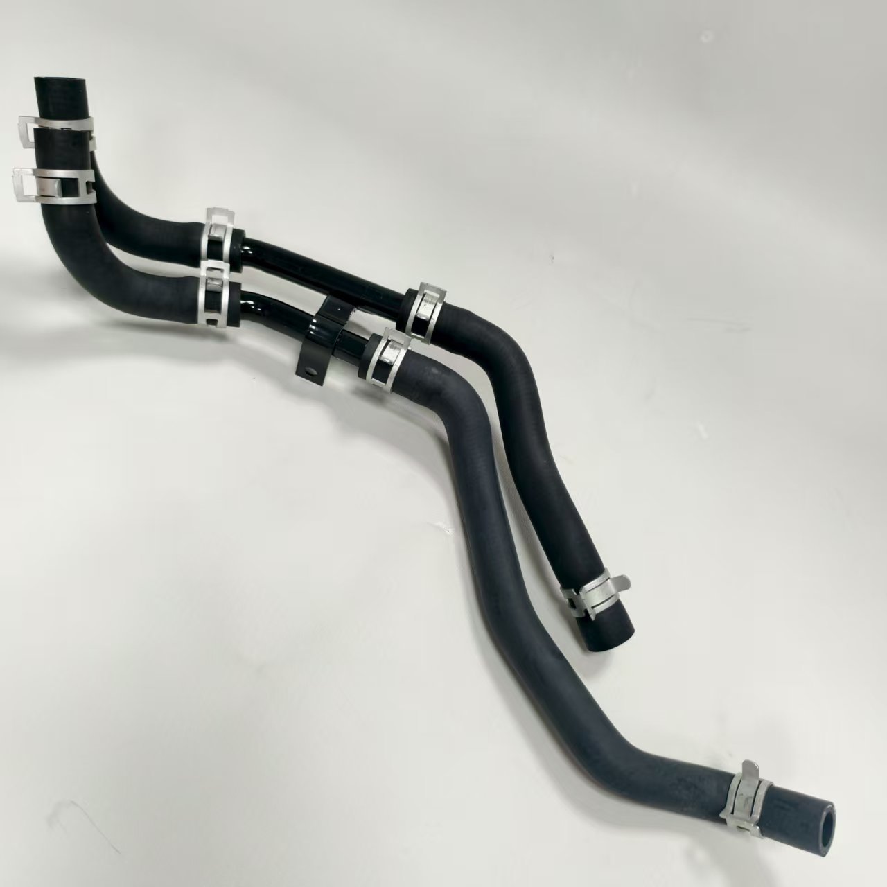 Die 25470-2g000 Eignet Sich Für Kühlmittel-gummischläuche Für Koreanische Automotoren Und Für Kfz-stahlwasserschlauchleitungen.
