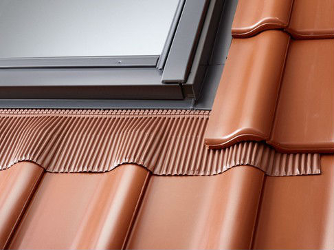 Rotes Braunes Anschlussstück Velux 114x118 Cm Für Dachziegel Unter 120 Mm - Edw Sk06 0700c2