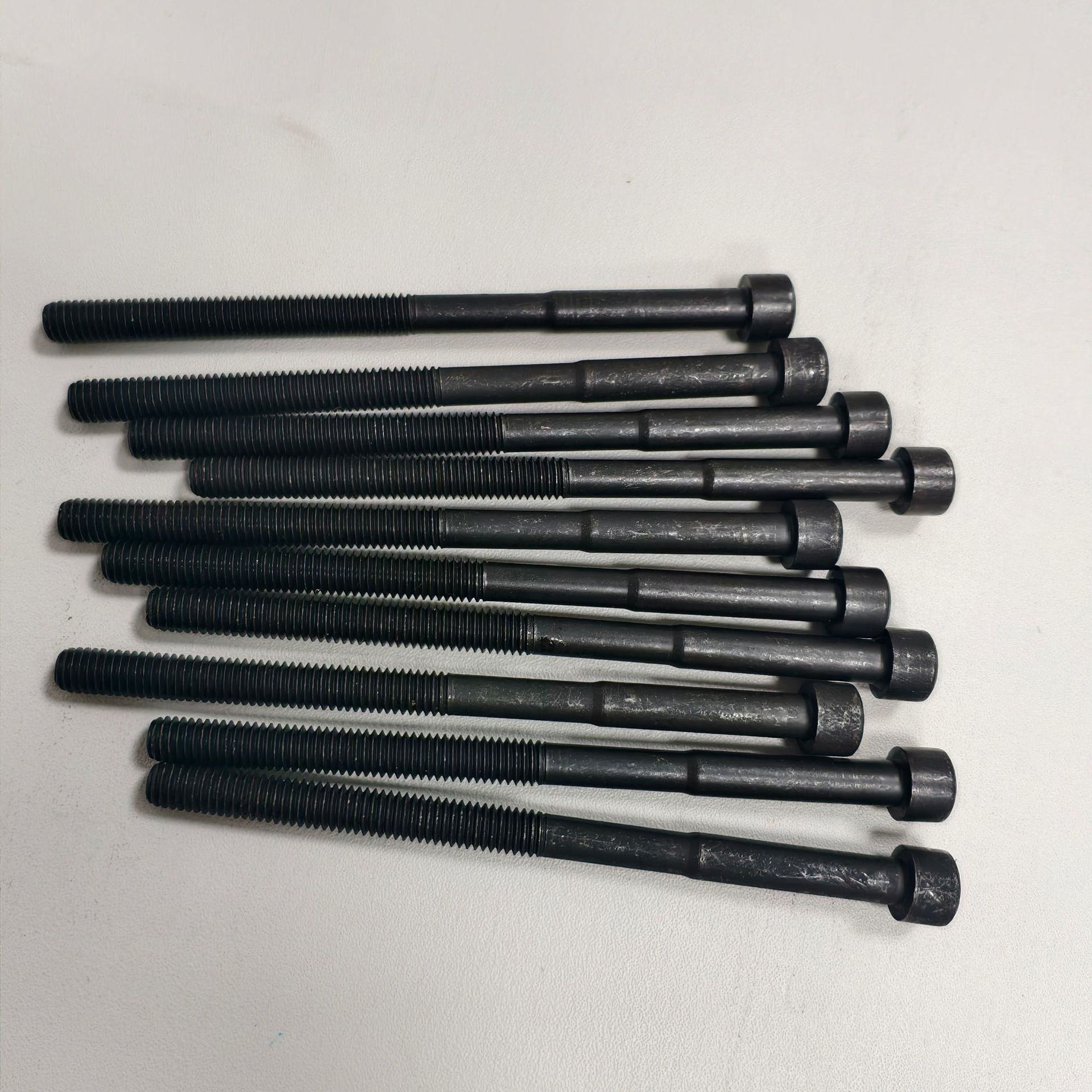 22321-2b000 223212b700 Zylinderkopfschrauben Vom Hersteller, Geeignet Für Kia-automobilteile.