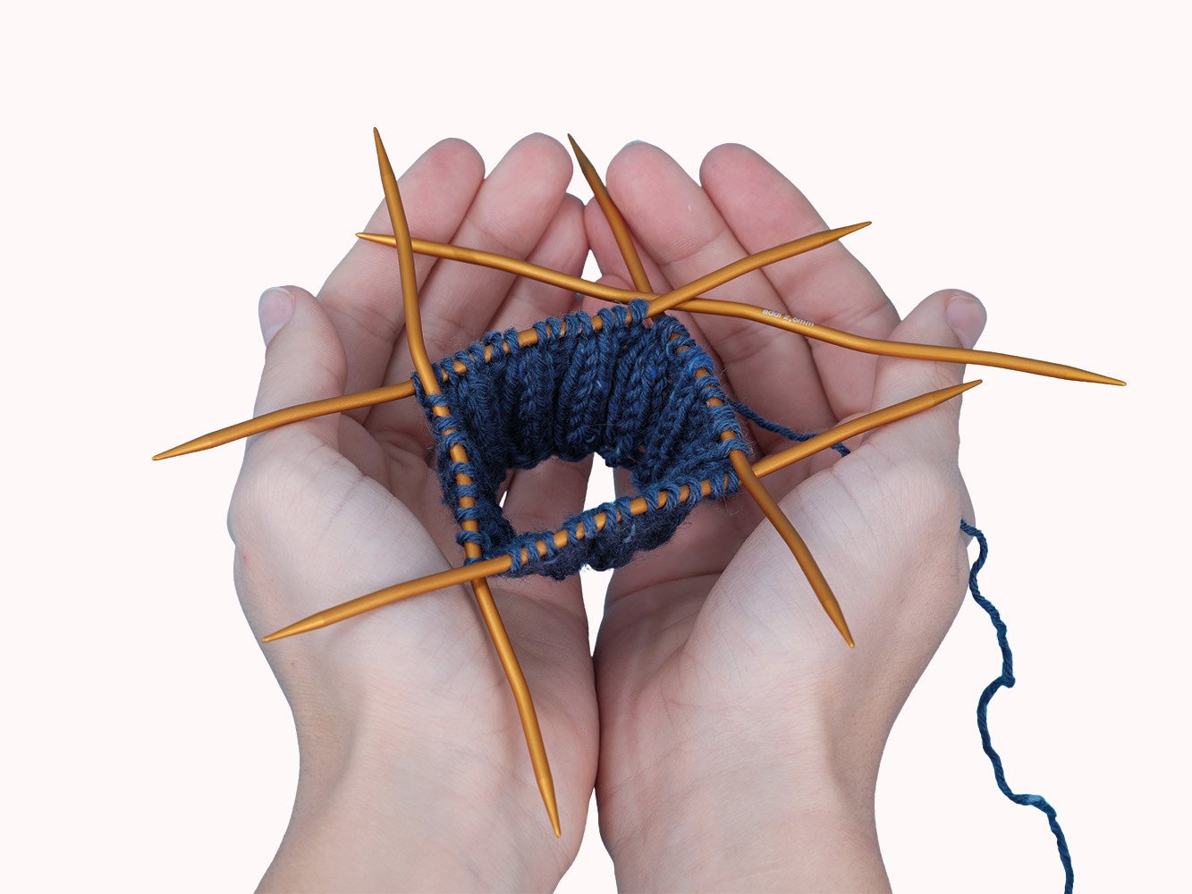 addi Strumpfstricknadeln addiCraSy Snake Lace Nadelspiel Weltrekordnadel 15 cm 2,5 mm, Charity-Edition zum Socken-Weltrekordversuch, orange eloxiert, ergonomische Wellenform, limitiert, 10 Jahre Garantie