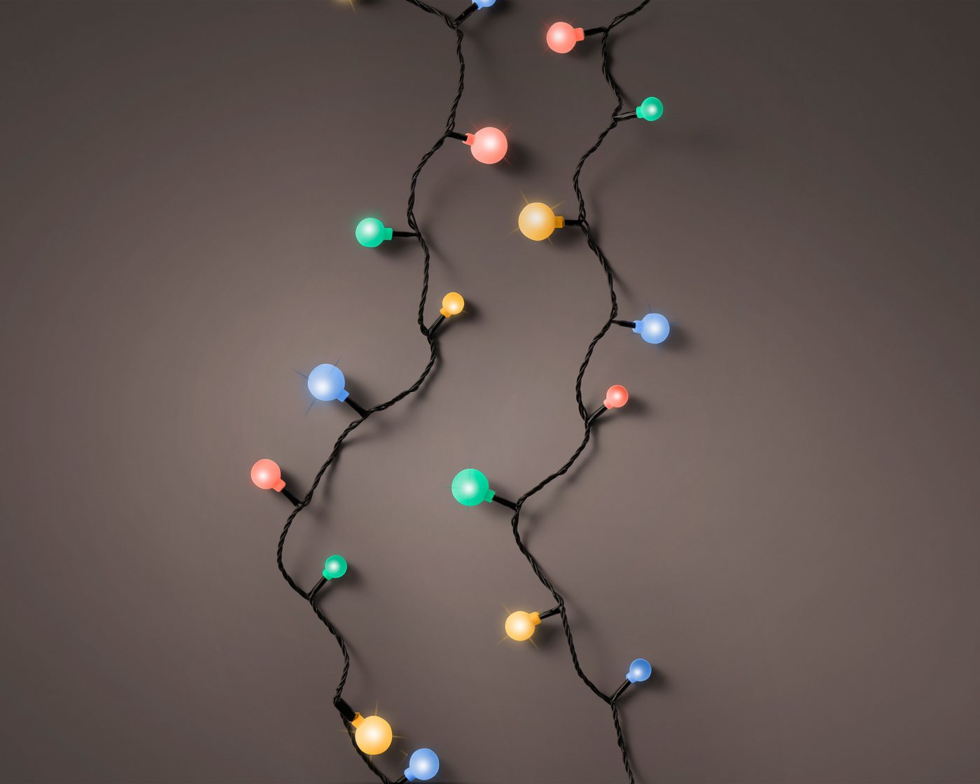 Lumineo LED-Lichterkette, LED Lichterkette Cherry 4,5m Batterie 60 LEDs Bunt / Schwarz Bild 4
