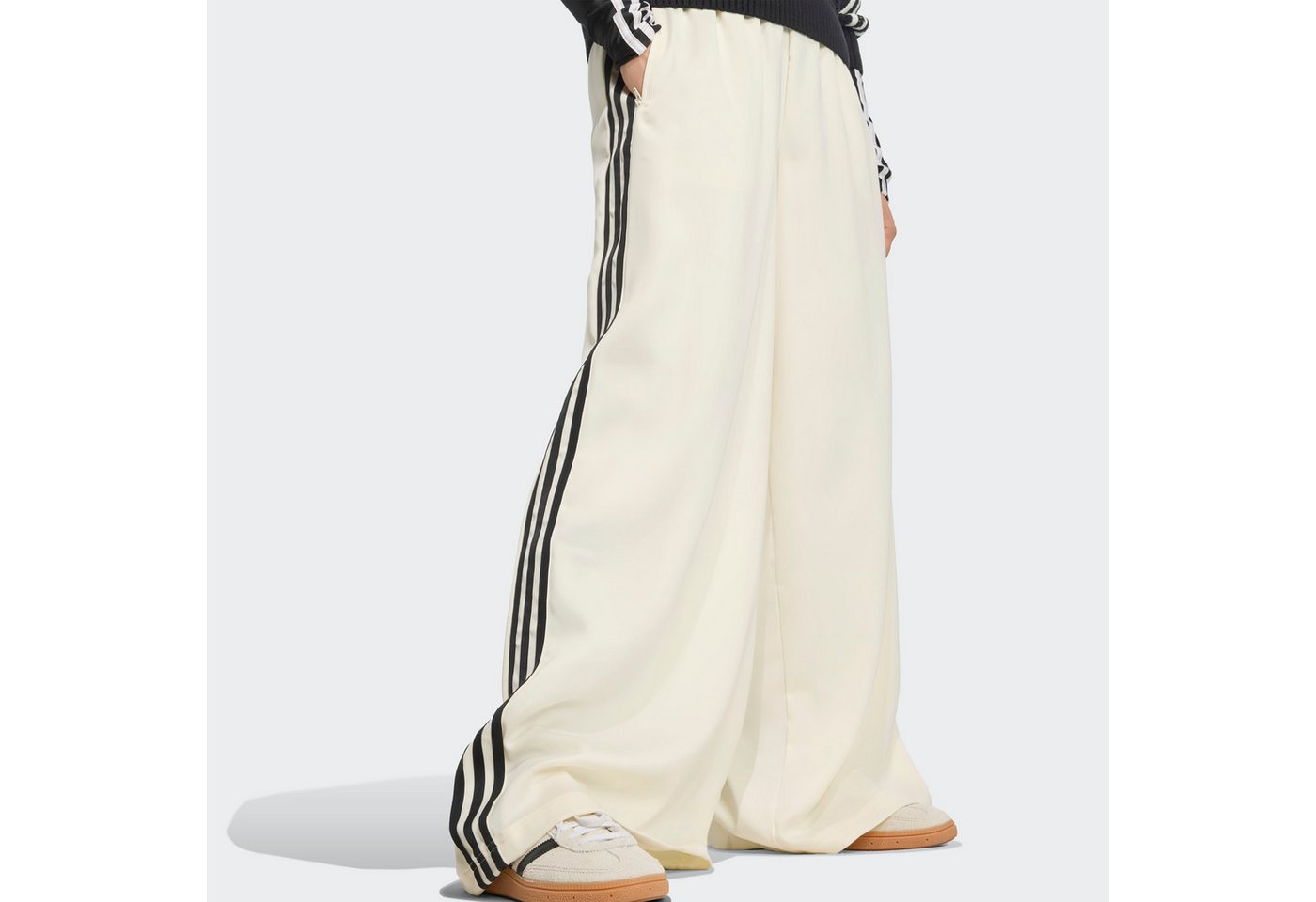 adidas Originals Sporthose SATIN TP WL normal-weite Passform, sportlicher Stil, aus Polyester und Elasthan Bild 2