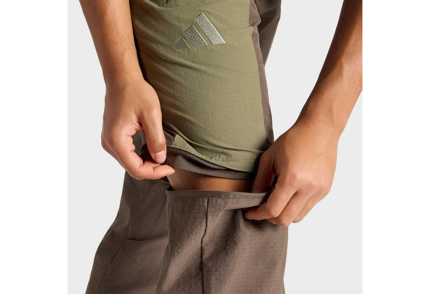 adidas TERREX Outdoorhose XPERIOR UTILITAS CLIMA365 mit Reißverschluss und Druckknopf, sportlicher Stil, aus Kunstfaser Bild 3