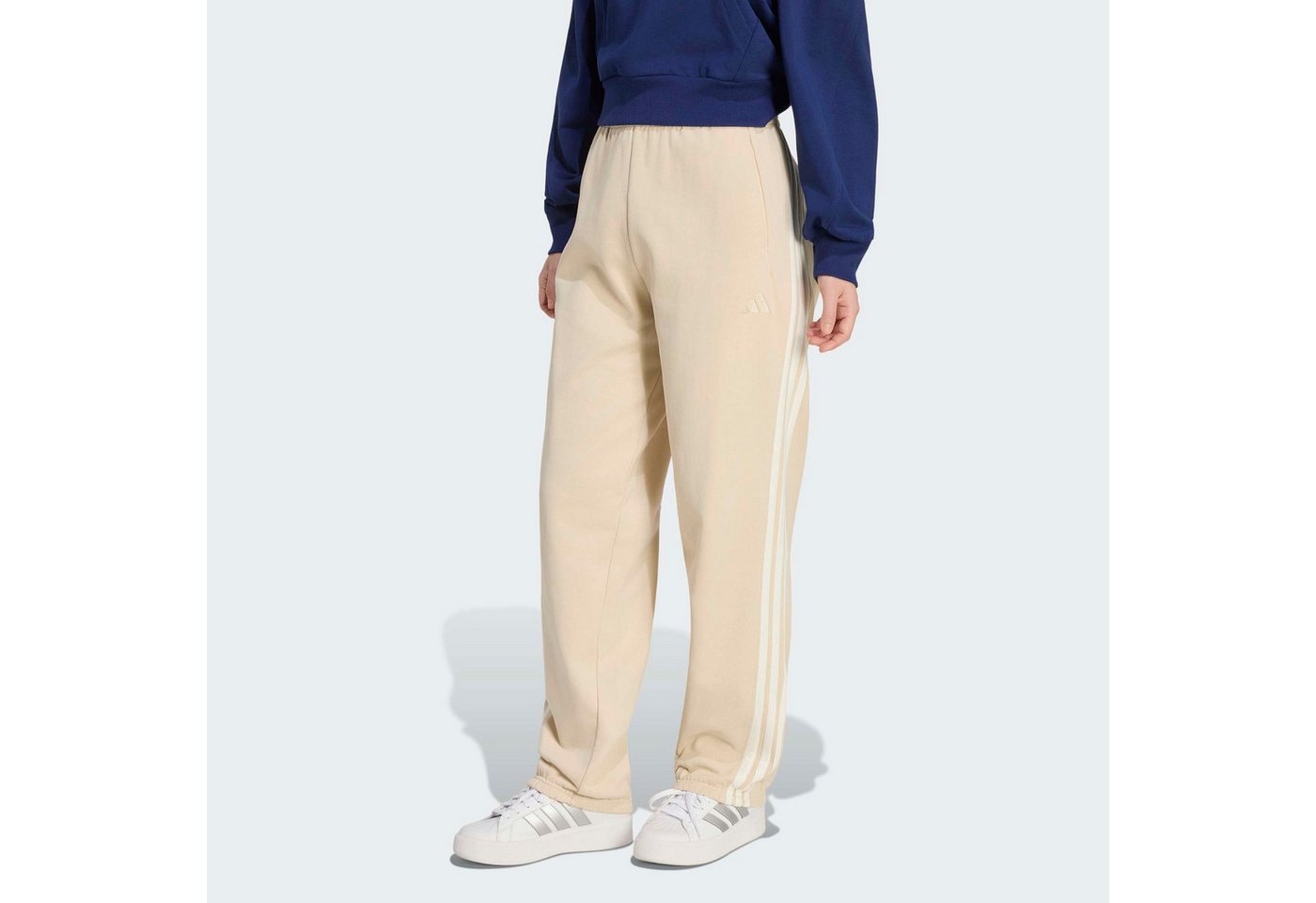 adidas Sportswear Sporthose ADIDAS KIT 3-STREIFEN, LOCKER GESCHNITTEN, BÜNDCHEN Schwere Premium-Qualität, robuste Stoffstruktur Bild 2