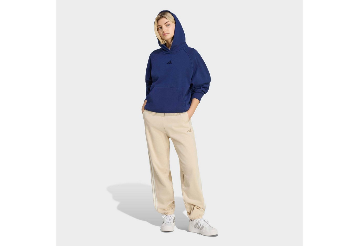 adidas Sportswear Sporthose ADIDAS KIT 3-STREIFEN, LOCKER GESCHNITTEN, BÜNDCHEN Schwere Premium-Qualität, robuste Stoffstruktur Bild 3