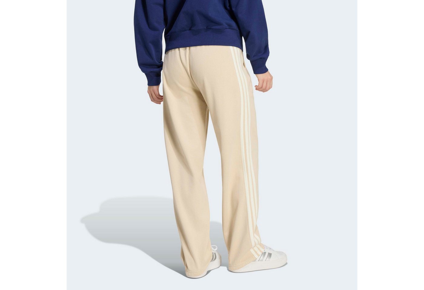 adidas Sportswear Sporthose ADIDAS KIT 3-STREIFEN, LOCKER GESCHNITTEN, BÜNDCHEN Schwere Premium-Qualität, robuste Stoffstruktur Bild 4