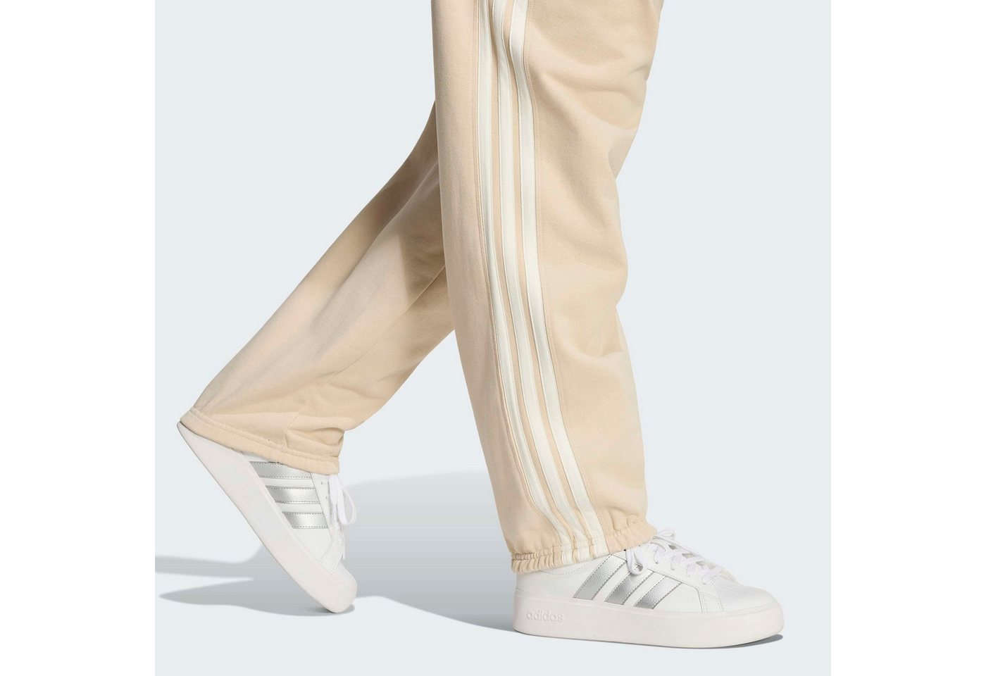 adidas Sportswear Sporthose ADIDAS KIT 3-STREIFEN, LOCKER GESCHNITTEN, BÜNDCHEN Schwere Premium-Qualität, robuste Stoffstruktur Bild 5