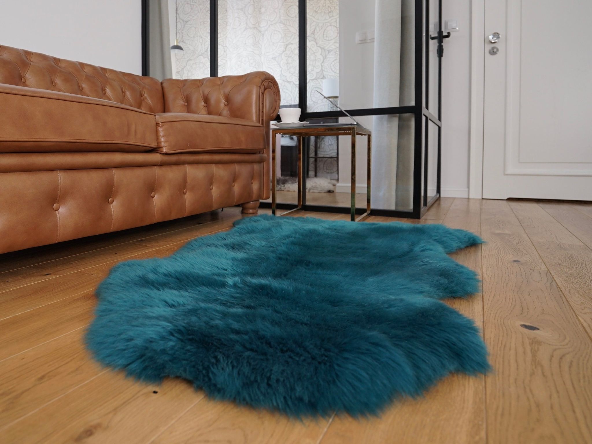 Dunkelgrüner Schaffellteppich In Aqua-farbe, Echtes Leder, Gefärbtes Schaffell, Dekorativer Teppich Hellblau