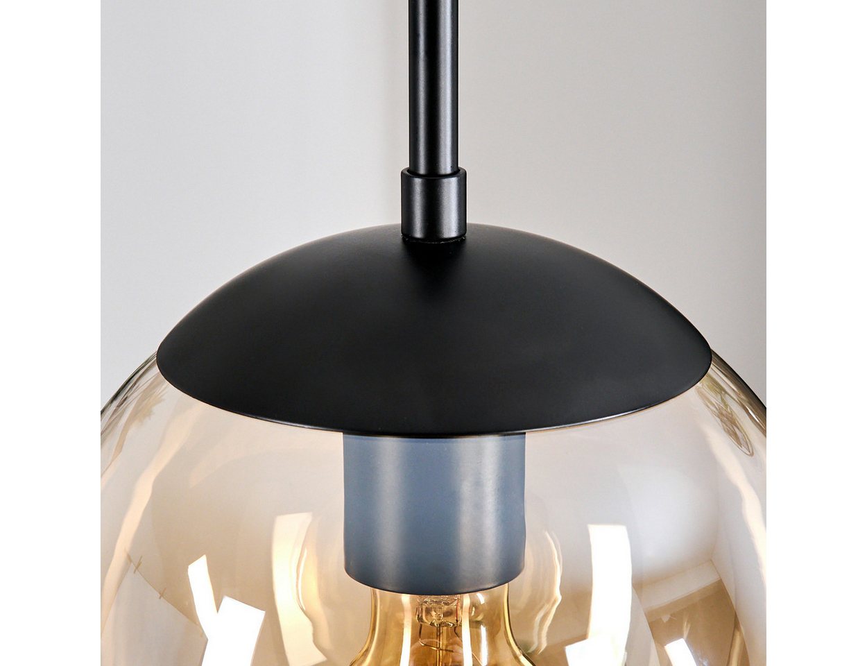 hofstein Hängeleuchte moderne Retro/Vintage Hängelampe aus Metall/Glas in Schwarz/Bernstein, ohne Leuchtmittel Bild 2