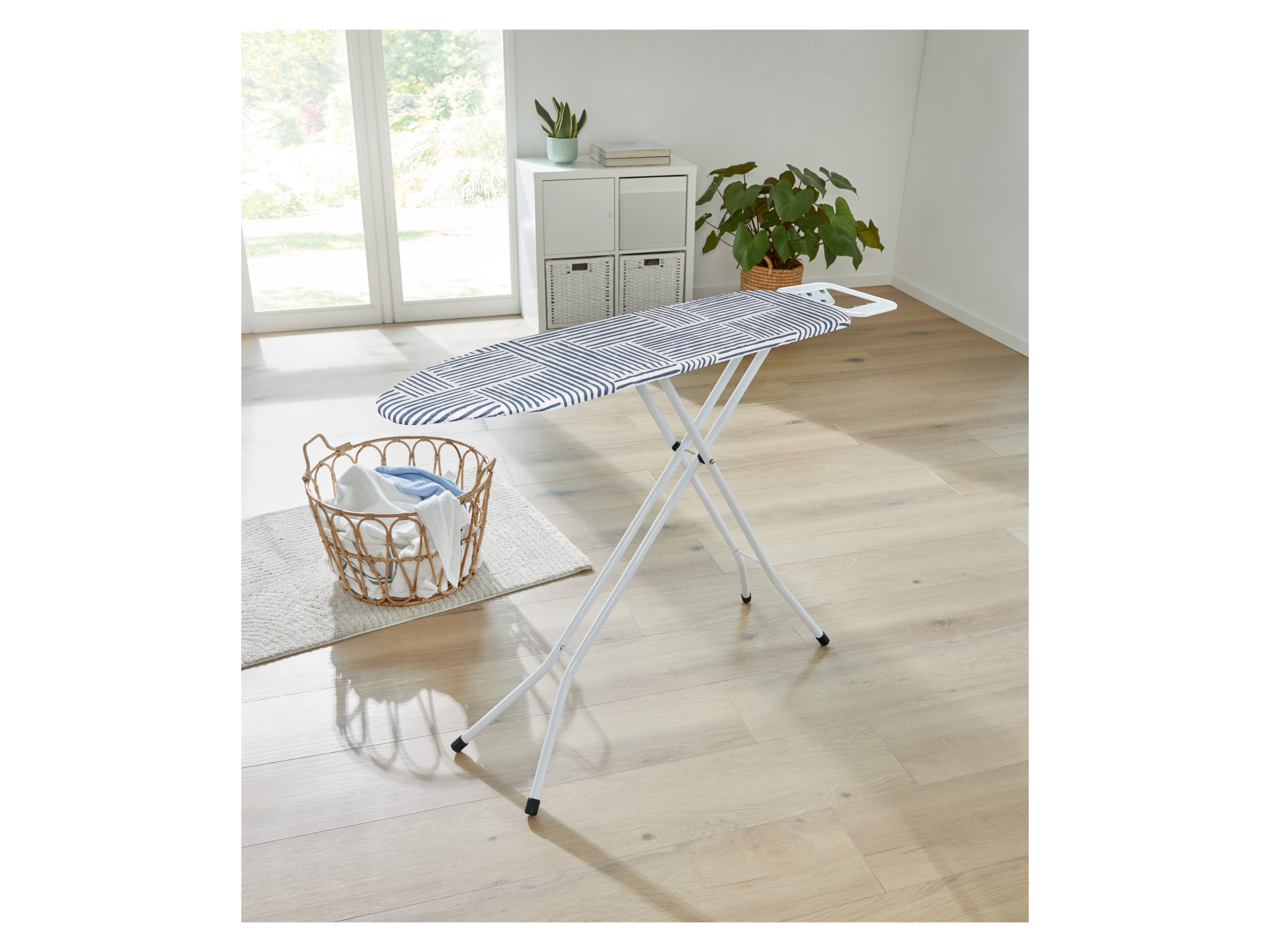 W5 Bügeltisch (Bezug grafisch) Bild 4