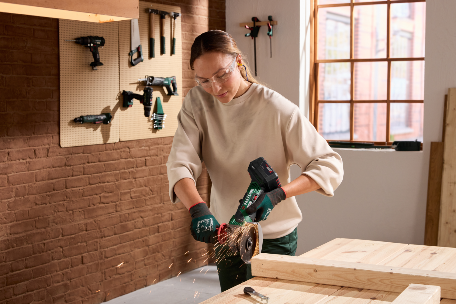 PARKSIDE® 20 V Akku-Winkelschleifer »PWSA 20-Li D4« mit Akku – mit Ladegerät Bild 2