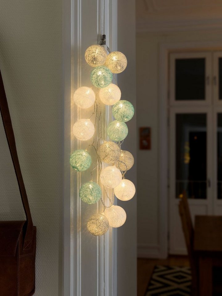 KONSTSMIDE LED-Lichterkette Weihnachtsdeko, 16-flammig, LED Dekolichter, hellblaue/graue/weiße Baumwollkugeln, groß, 16 Dioden Bild 2