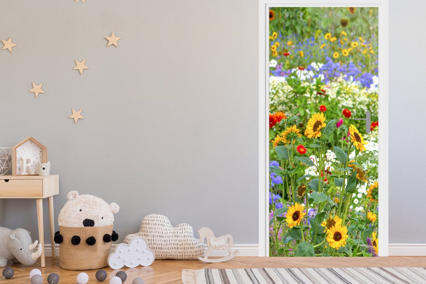 MuchoWow Türtapete Ziergras mit verschiedenen Blumen, Matt, bedruckt, (1 St), Selbstklebende Tapete, Folie für Möbel, 75x205 cm