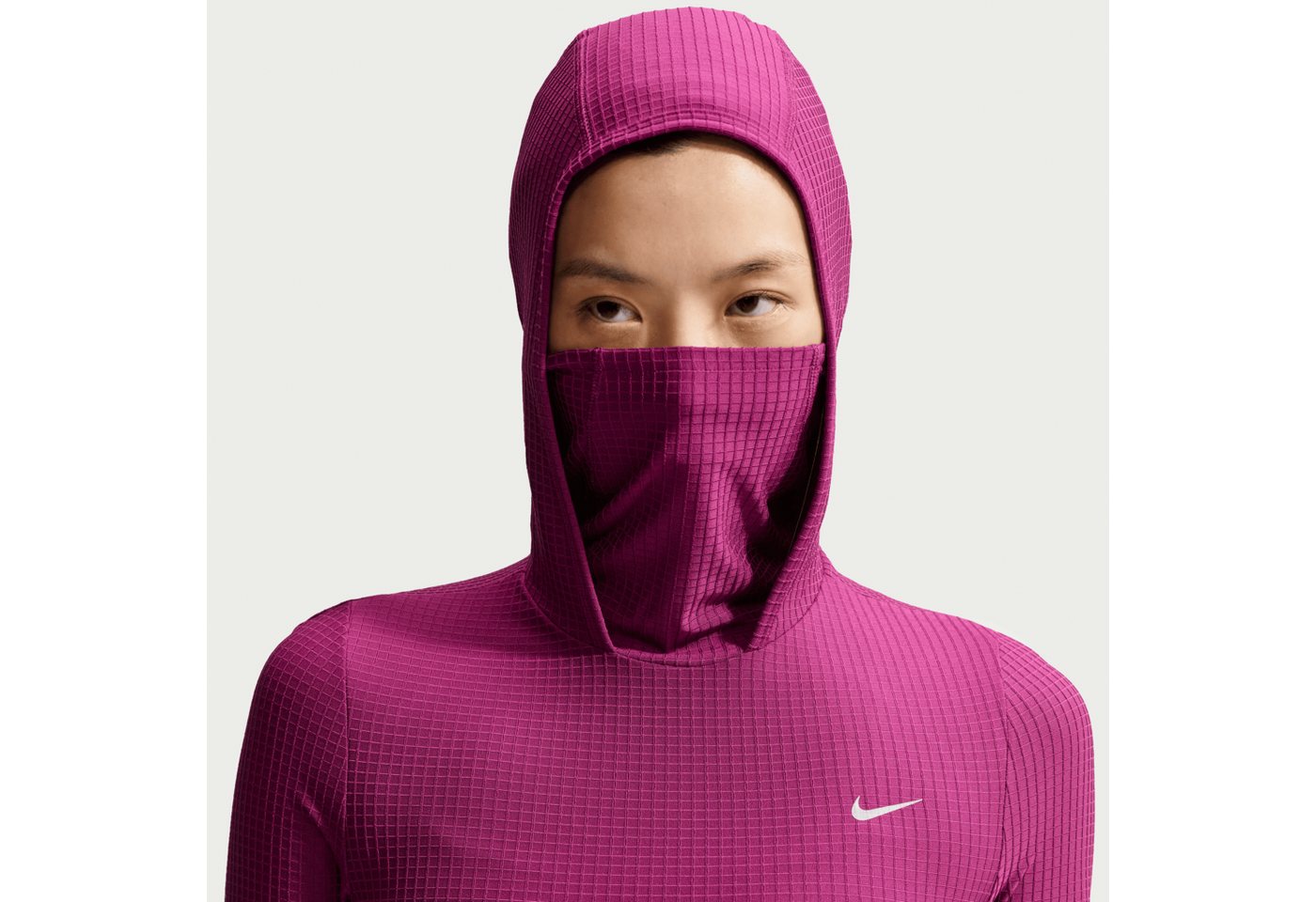 Nike Laufshirt W NK TF SWIFT HOODED LS TOP mit Rundhalsausschnitt, Kurzarm-Design, schnell trocknend Bild 5