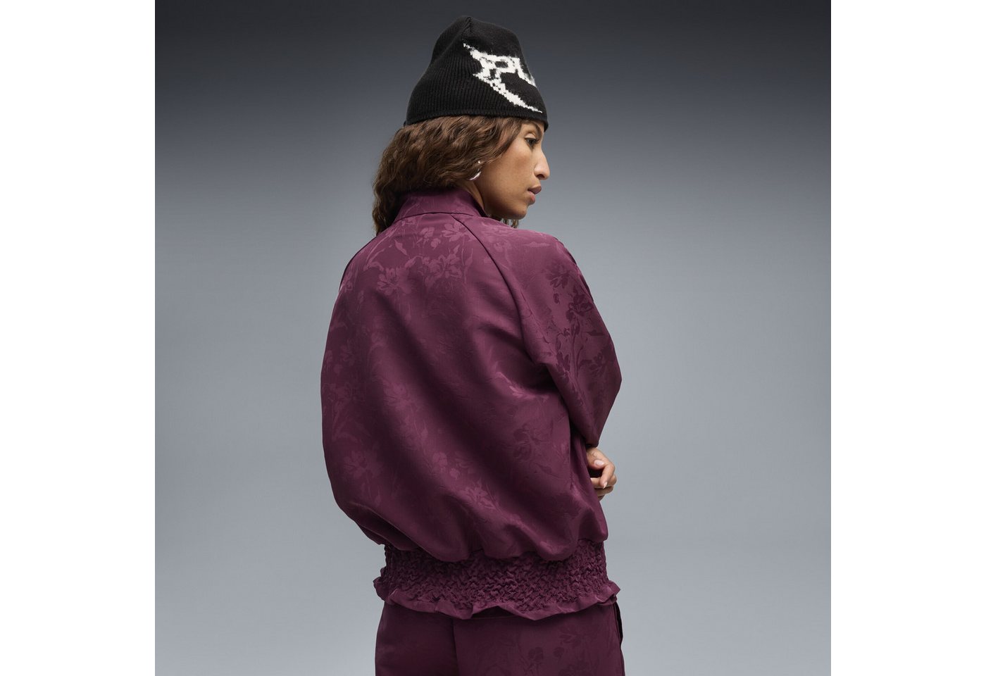 PUMA Trainingsjacke Essentials Elevated Darling Trainingsjacke Damen Bild 2