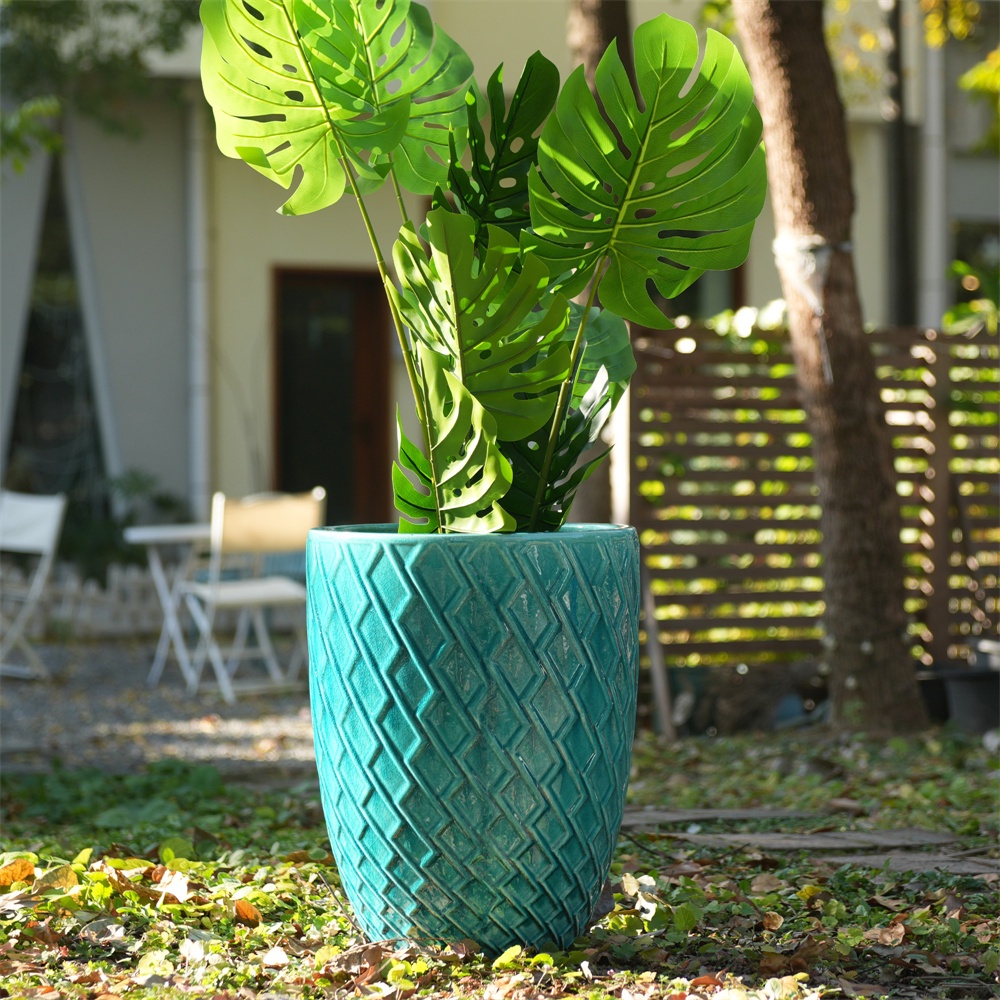 Riesiger, Handgefertigter Keramik-blumentopf – 42 X 42 X 54 Cm – Großer, Atmungsaktiver Gartentopf Mit Geometrischem Rautenmuster – Glänzendes Cyan