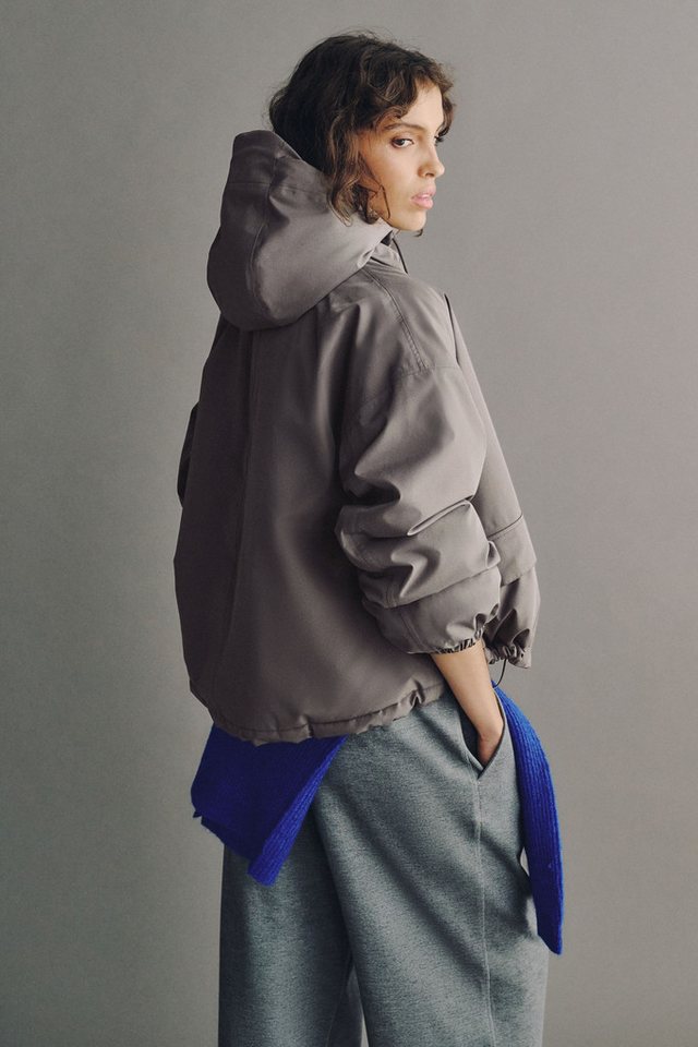 Next Funktionsmantel Bomberjacke mit Trichterkragen + Kapuze, Kurzgröße (1-tlg) Bild 2