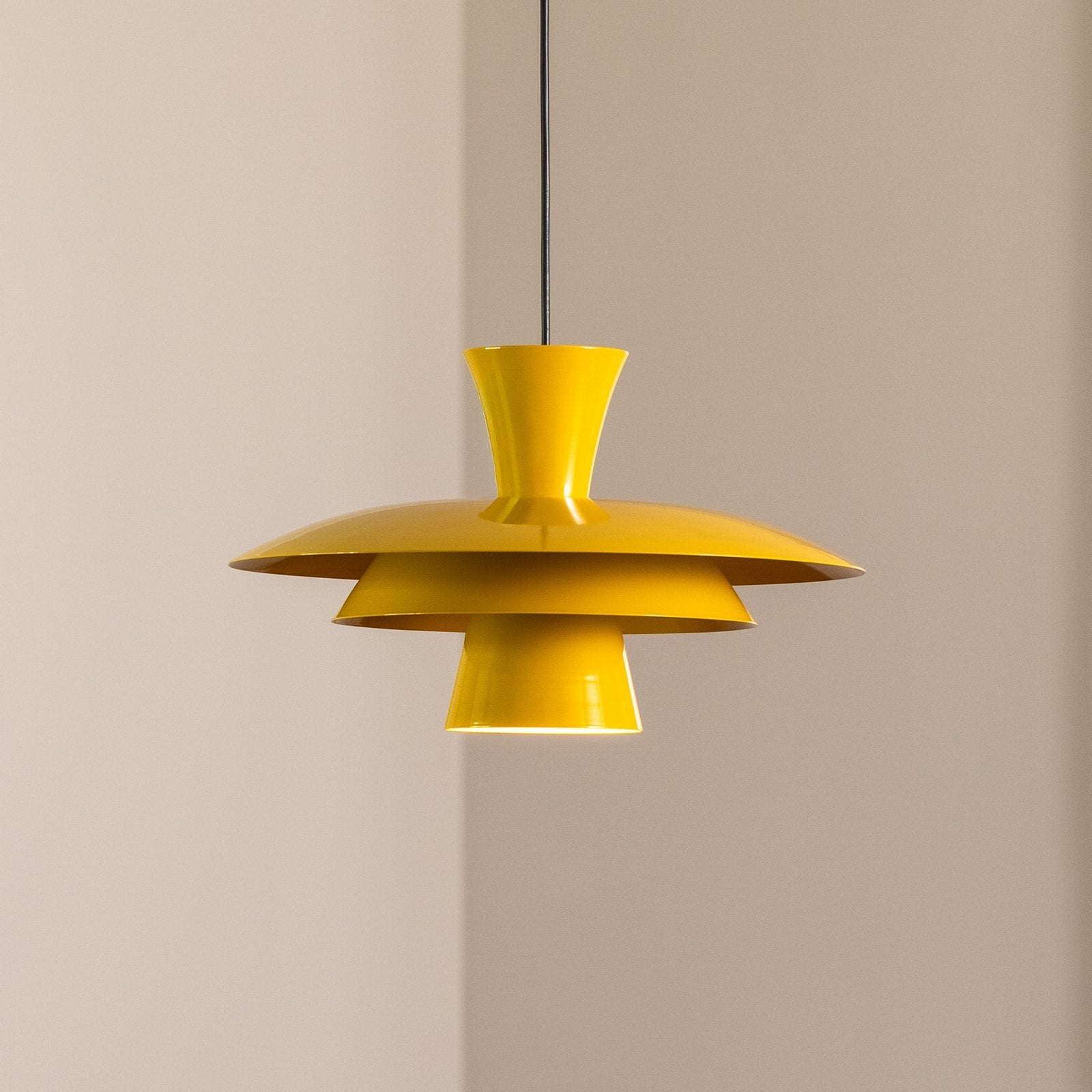 [gebraucht] B-ware Luminex Hängeleuchte Plato Led Pendelleuchte Lampe Dimmbar Senfgelb Ø38cm